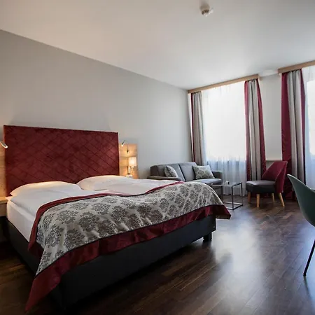 Hotel Elefant Family Business