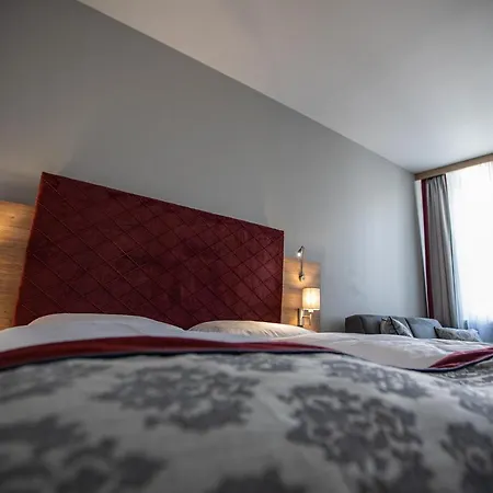 Hotel Elefant Family Business