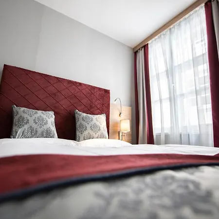 Hotel Elefant Family Business 2*